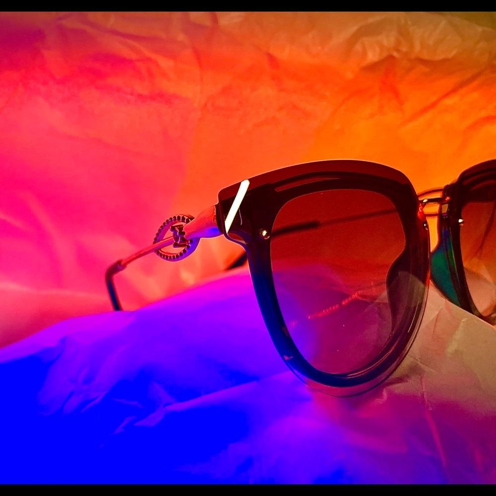 BRAN NEW WOMEN SUNGLASSES